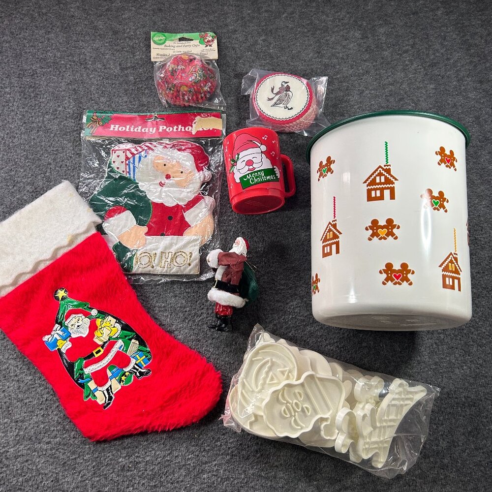 Vintage Assorted Christmas Lot of 8 Tupperware Stocking Mug Coasters Potholder